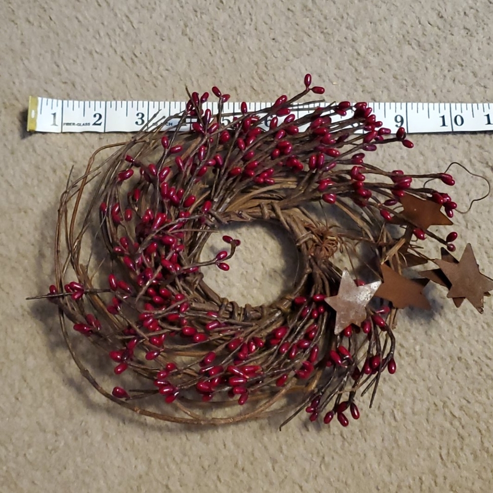 Primitive berry wreath with metal stars